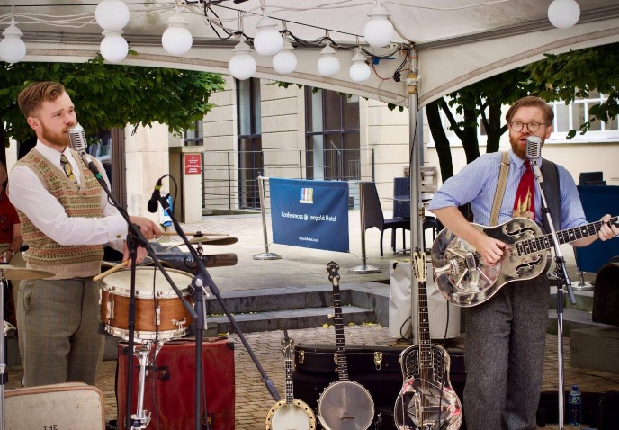 Live music at The Square: The Washboard Resonators